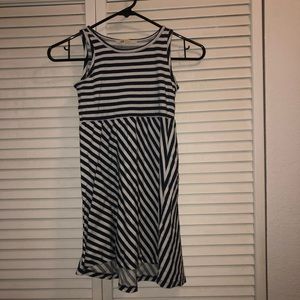 H&M Girl’s casual dress. Used. Size 6/8 girls.